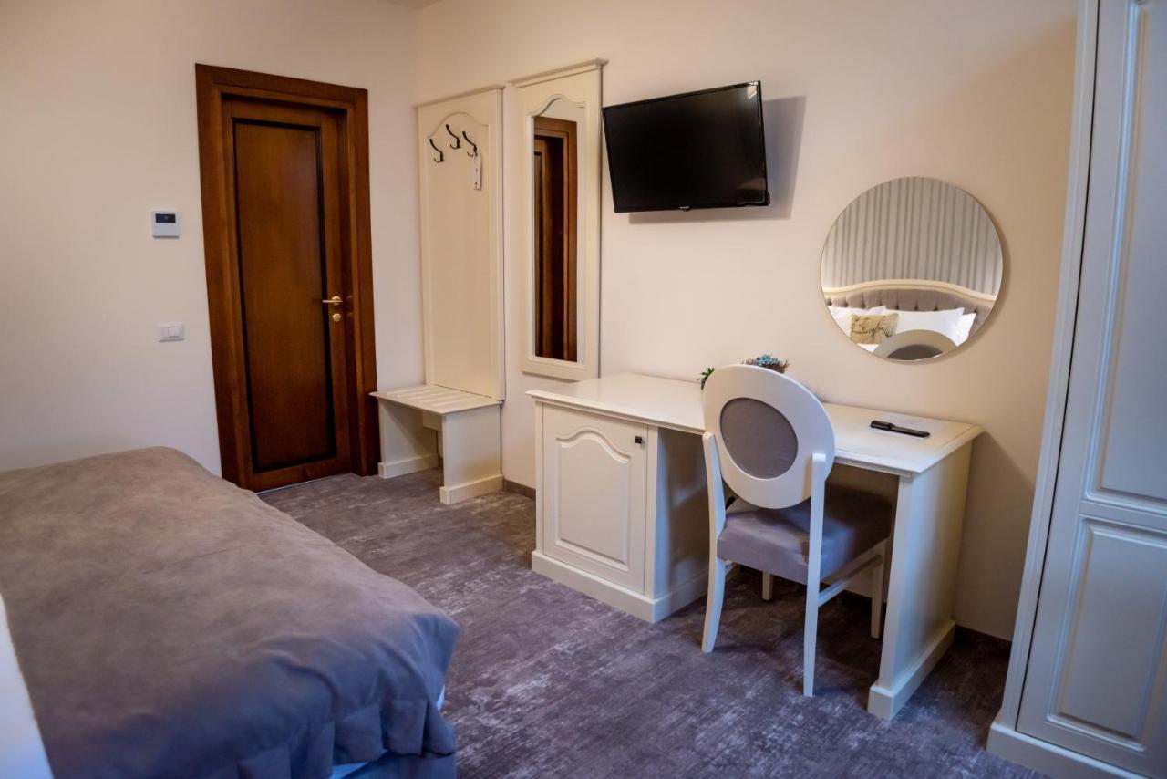 Ana Boutique Bed & Breakfast Alba Iulia Bagian luar foto