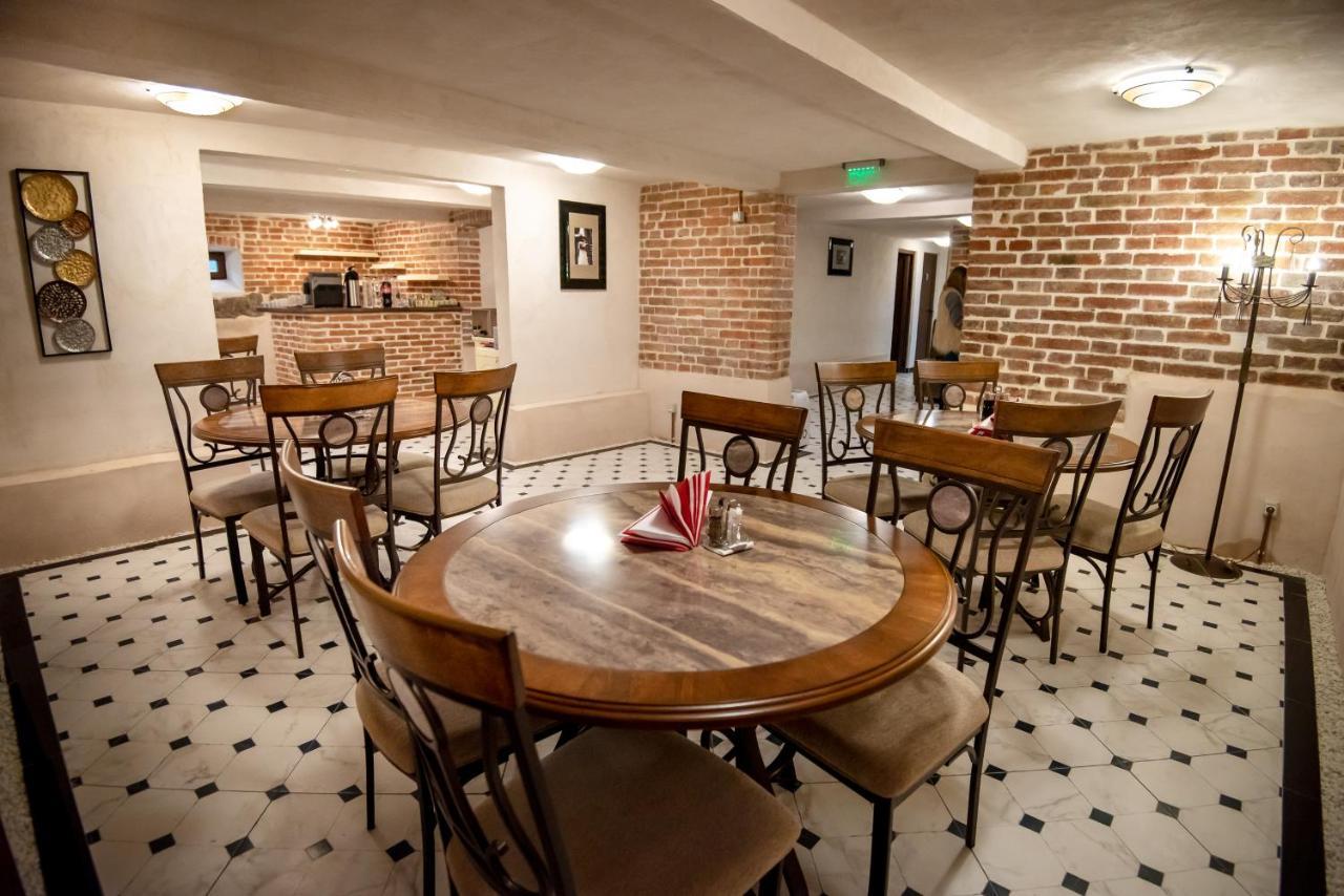 Ana Boutique Bed & Breakfast Alba Iulia Bagian luar foto