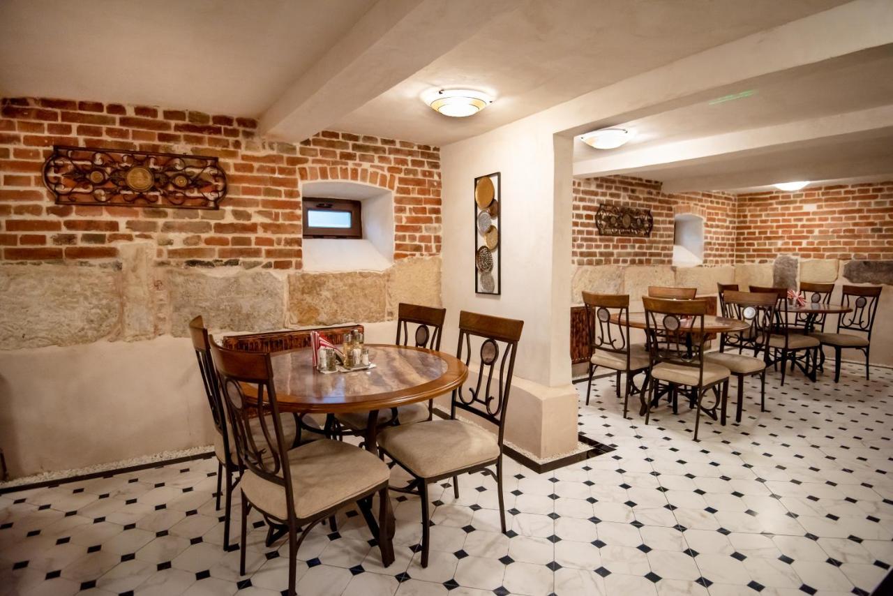 Ana Boutique Bed & Breakfast Alba Iulia Bagian luar foto